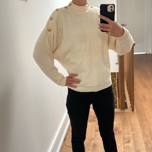 Elie Tahari Mock Neck Sweater Ivory dolman sleeves gold buttons on shoulders L - Picture 15 of 16